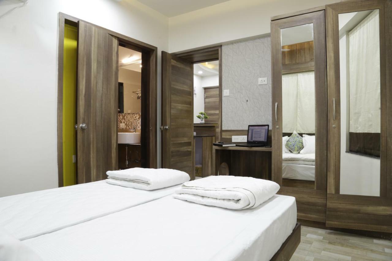 Emerald Vista Luxury Suites Пуна Экстерьер фото